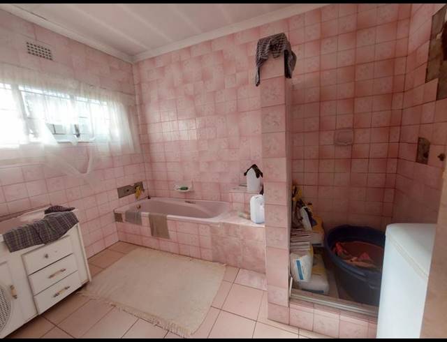 5 BEDROOM HOUSE FOR SALE IN LAUDIUM